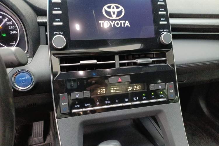 Used Toyota Avalon 2019 Dual-Engine 2.5L XLE Prestige Version China VI Standard