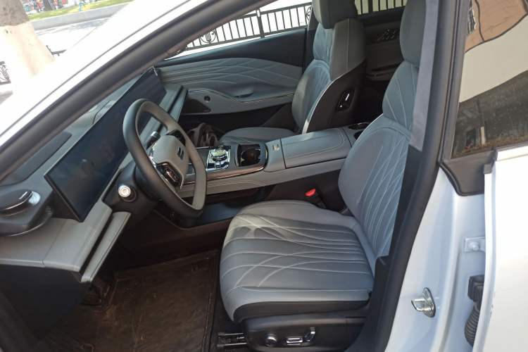 Used Geely Galaxy E8 2025 700 km Long-Range Intelligent Driving Version