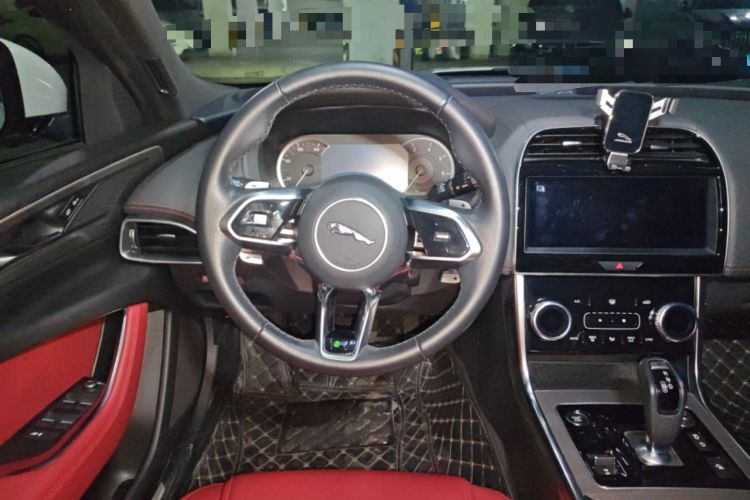 Used Jaguar XEL 2020 2.0T 200 PS R-DYNAMIC S Advanced Sport Edition Steering Wheel