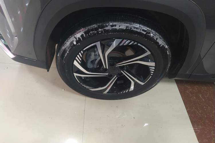 Used Geely Auto Emgrand X7 Sport 2023 Boyue COOL 1.5TD Smart Model Left Front Wheel Hub