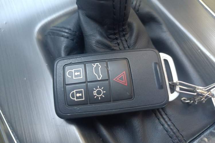 Used Volvo S60 2014 S60L 2.0T Zhiyuan Edition