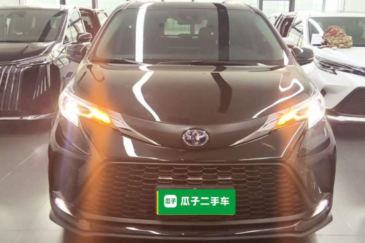 Used Toyota Granvia 2023 2.5L Hybrid Comfort Edition
