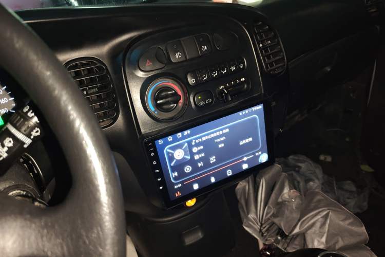 Used JAC Group Refine 2011 2.0L Shuttle Gasoline Comfort Edition HFC4GA3 Audio And AC Panel