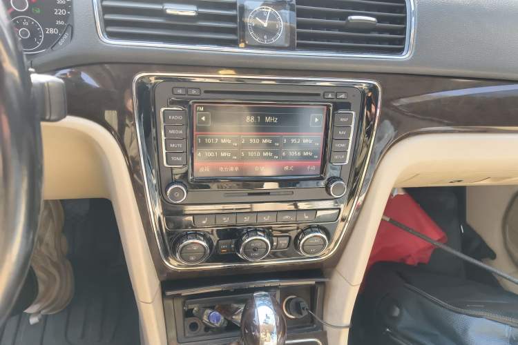 Used Volkswagen Passat 2013 3.0L V6 DSG Flagship Deluxe Edition
