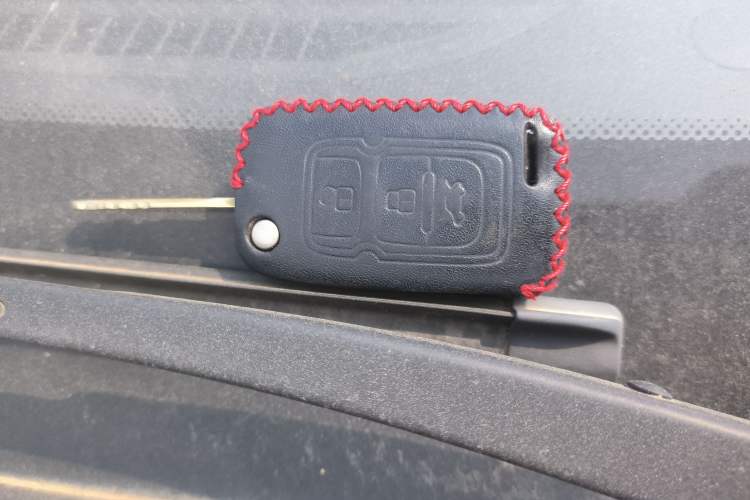 Used Geely Auto GX7 2013 2.0L Automatic Entry-Level Trim
