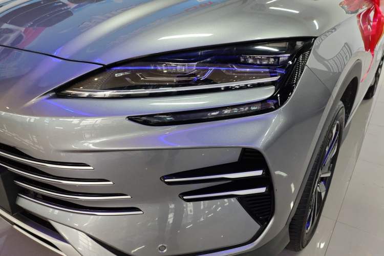 Used BYD Song PLUS New Energy 2025 DM-i 112KM Prestige Model Left Front Headlight