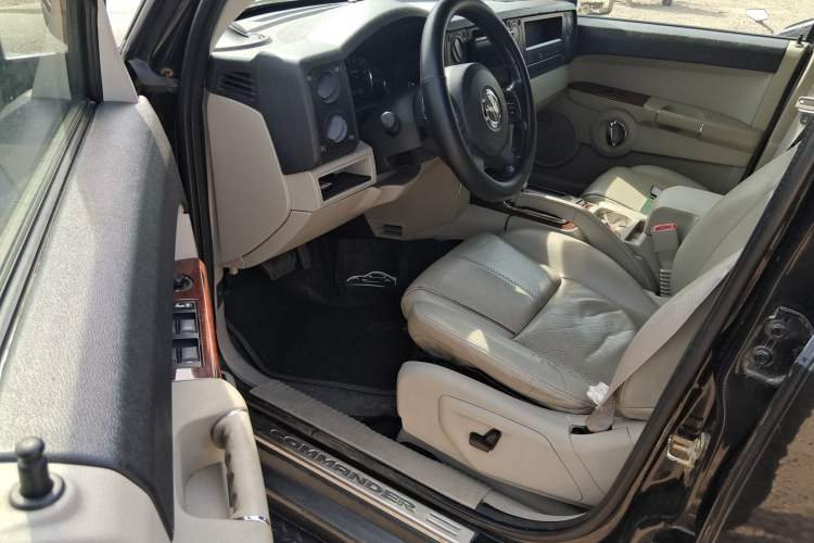 Used Jeep Commander Classic 2007 5.7