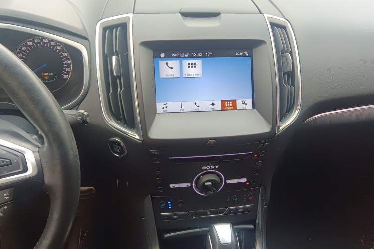 Used Ford Edge 2016 EcoBoost 245 Four-Wheel Drive Titanium 7-Seater Audio And AC Panel