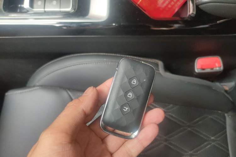 Used Wuling Asta 2022 2.0L DHT Electric-Speed Version
