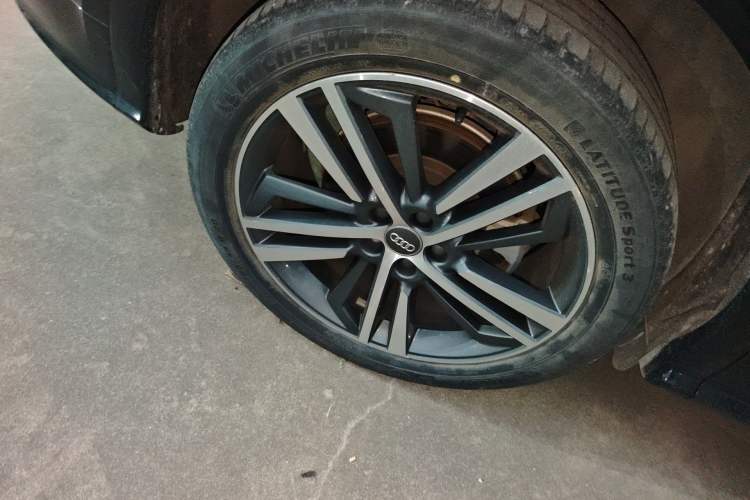 Used Audi Q5L 2020 Updated 40 TFSI Prestige Fashion Edition
