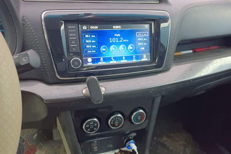 Used Venucia M50V 2017 1.6L XL CVT Luxury Edition
