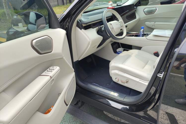 Used Lynk & Co 900 2025 2.0T Ultra
