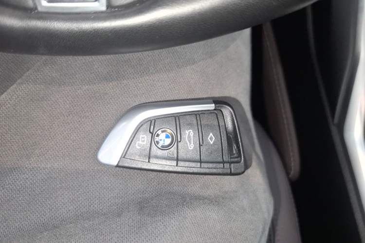 Used BMW 3 Series 2021 Second Facelift 325Li M Sport Package Vehicle Key