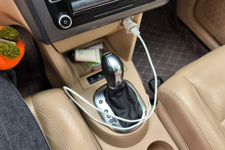 Used Volkswagen Touran 2011 1.4T DSG ZhiZhen Edition 5 Seats Gear Lever