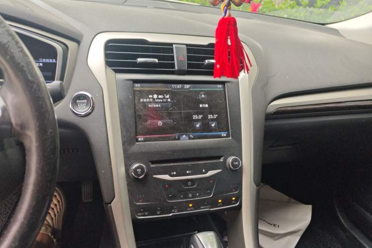 Used Ford Mondeo 2013 2.0L GTDi 200 Luxury Model Audio And AC Panel