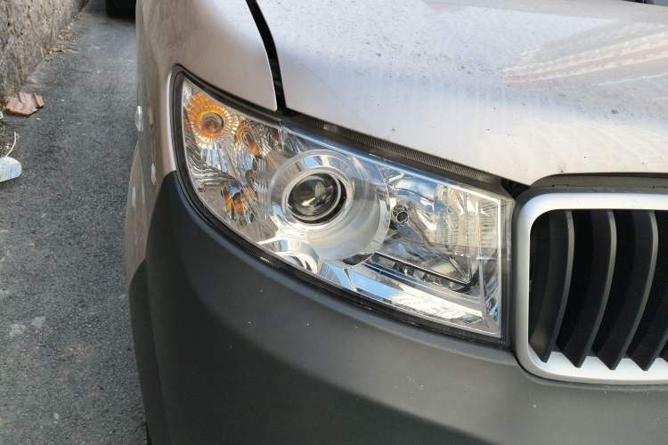 Used Jinbei Hiace X30 2020 1.5L Van Super-Enjoyment Model China VI Standard SWC15M Right Front Headlight