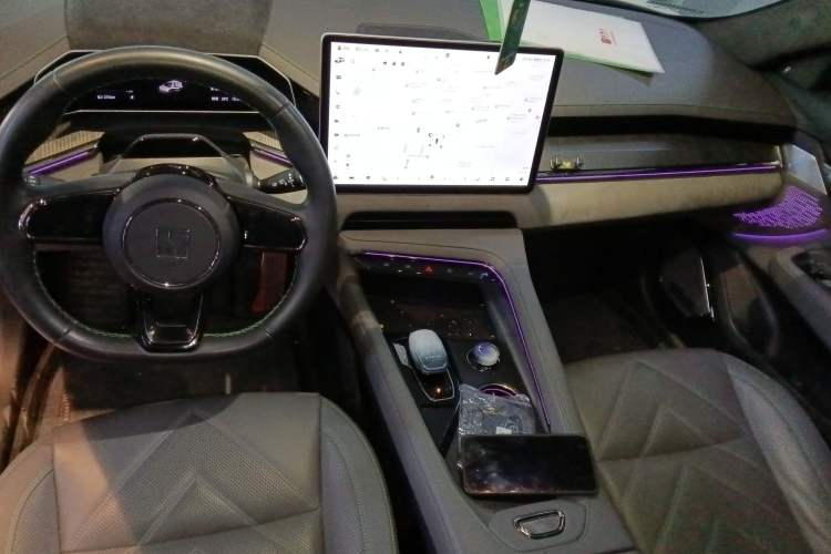 Used Zeekr 001 2023 ME Edition 100 kWh Center Console