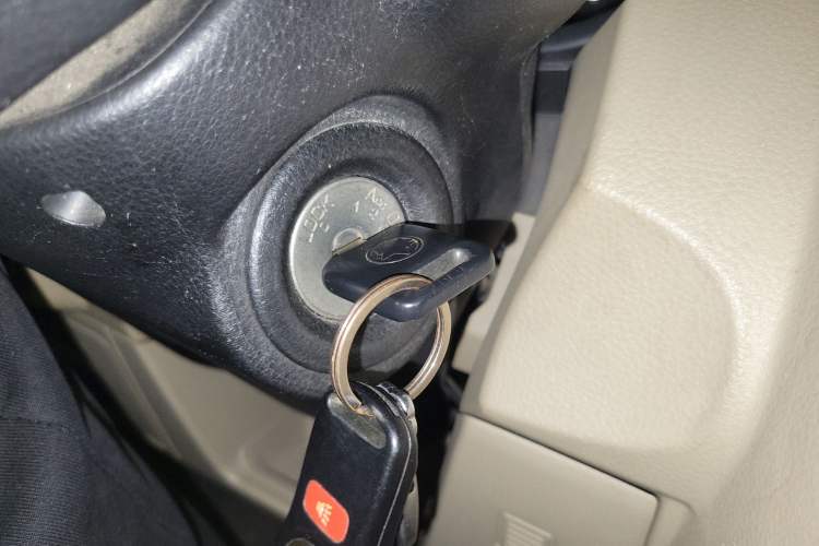 Used Venucia R50 2012 1.6L Automatic Prestige Edition
