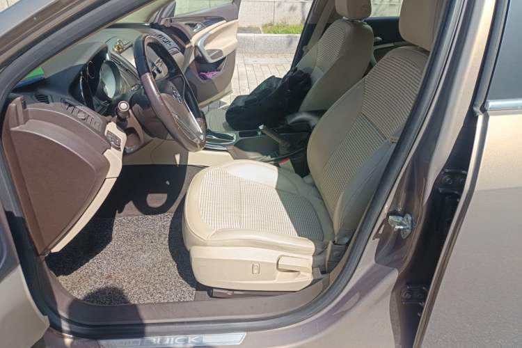 Used Buick Regal 2014 2.0L Leading Fashion Edition