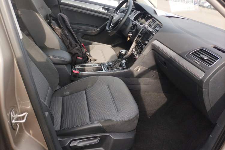 Used Volkswagen Golf 2018 230TSI Automatic Comfort Model
