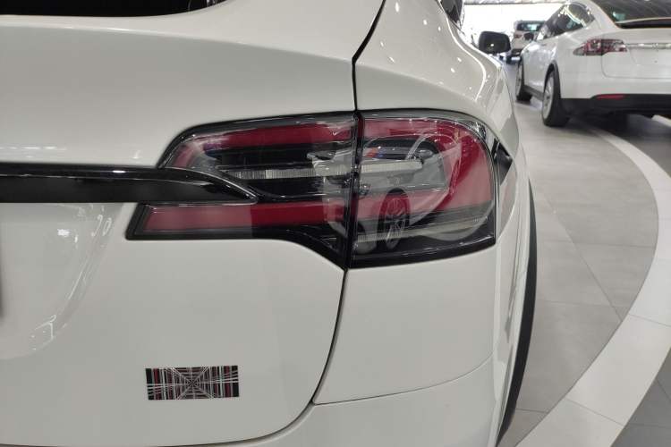 Used Tesla Model X 2023 Three-Motor All-Wheel-Drive Plaid Version Exterior 6