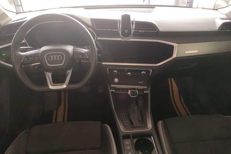 Used Audi Q3 2019 40 TFSI Fashion Dynamic Model
