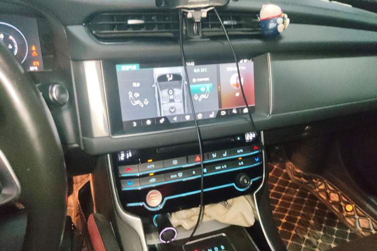 Used Jaguar XFL 2018 XFL 2.0T 250 PS Luxury Edition Audio And AC Panel