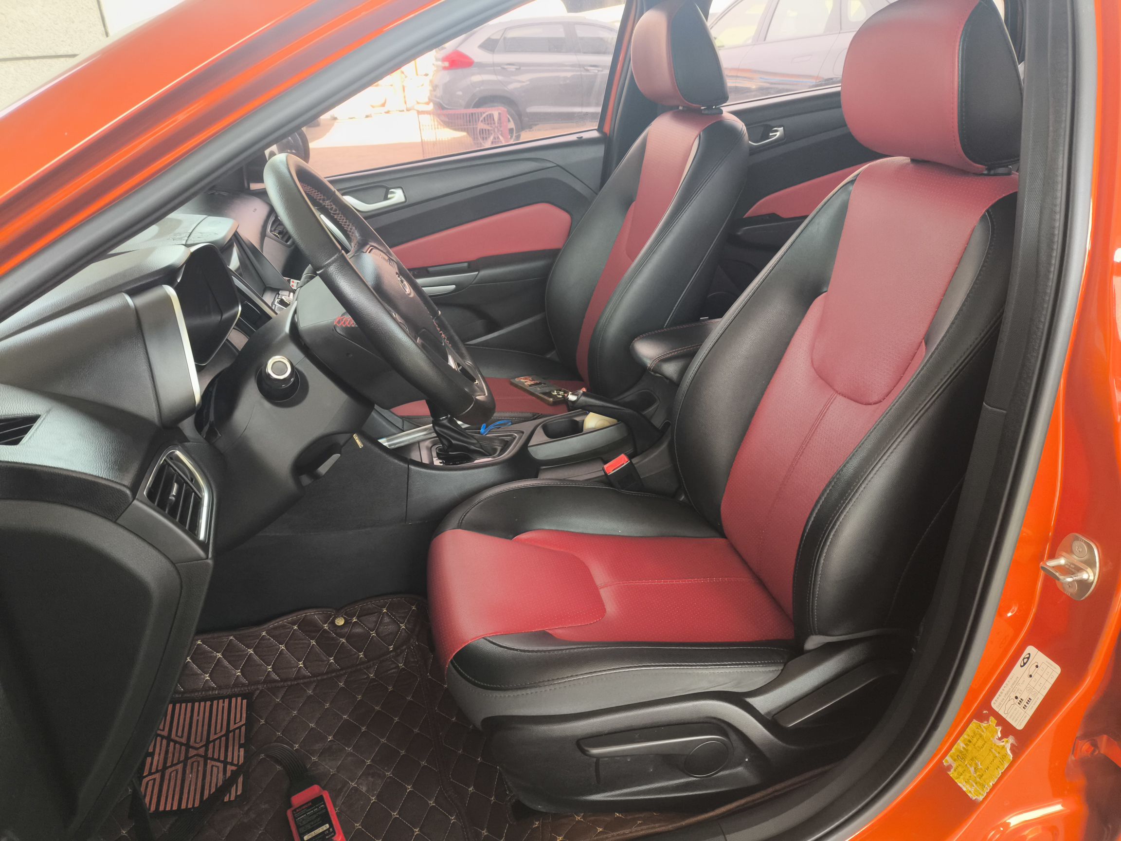 Переднее сиденье в автомобиле