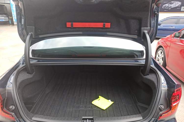 Used Volvo S60 New Energy 2021 T8 E-Drive Hybrid Four-Wheel Drive Smart Luxury Edition
