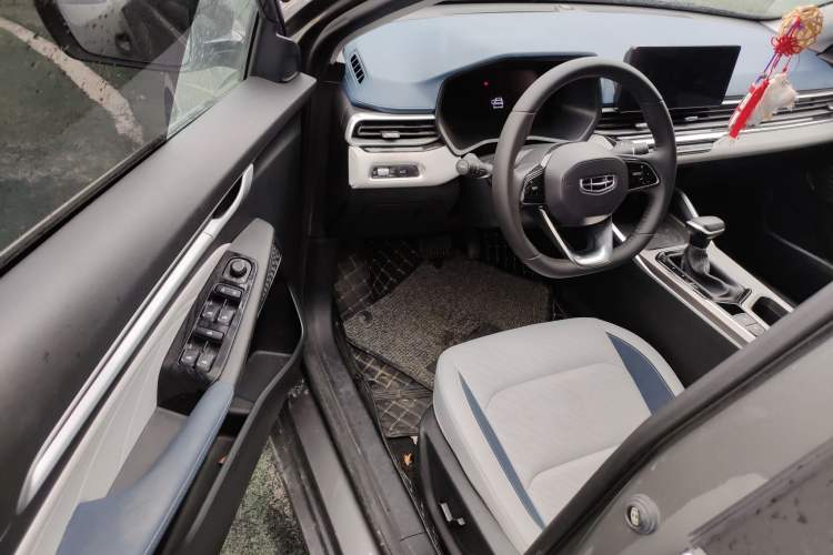 Used Geely Auto Emgrand 2022 4th Generation 1.5L CVT Flagship Model Driver Seat