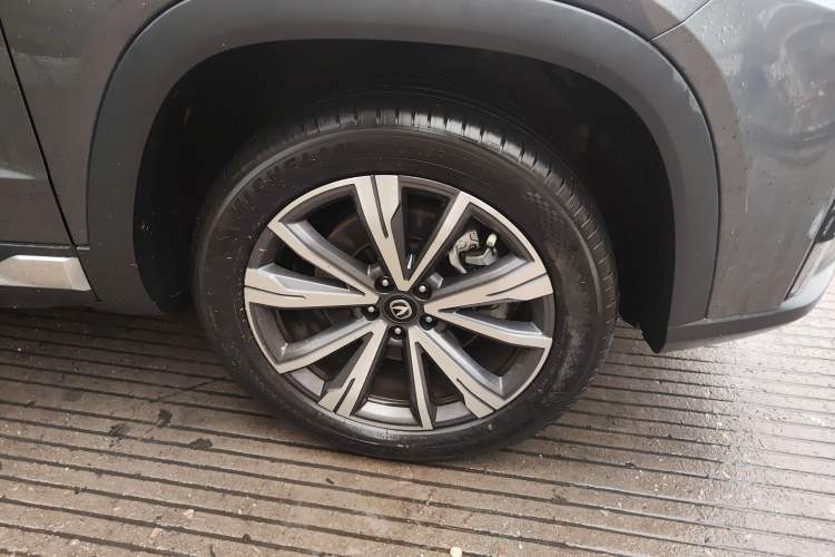 Used CHANGAN CS95 2023 2.0T All-Wheel Drive Premium PLUS Right Front Wheel Hub
