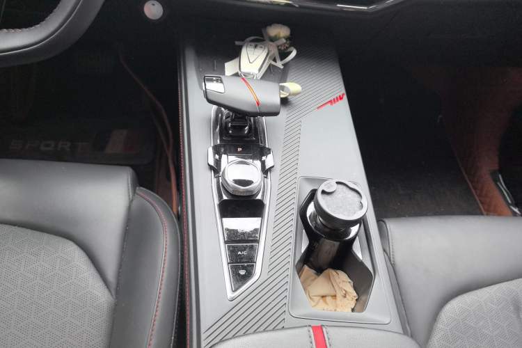 Used CHANGAN OSHAN Z6 2022 Blue Whale 1.5T DCT Smart Edition Gear Lever