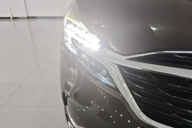 Used Buick GL8 2020 ES Land Cruiser 653T Luxury Model Right Front Headlight