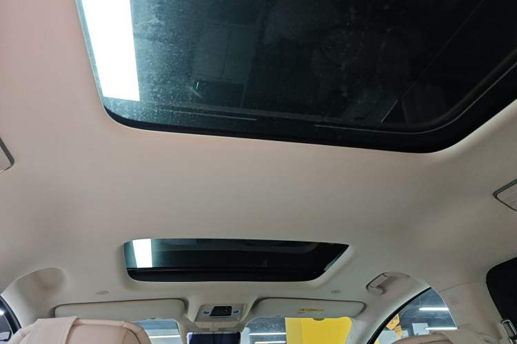 Used Denza D9 2025 DM-i Intelligent Drive 1020 Four-Wheel Drive Flagship Model
