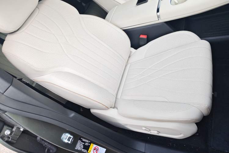 Used CHANGAN NEVO Q07 2025 215 Prestige Edition
