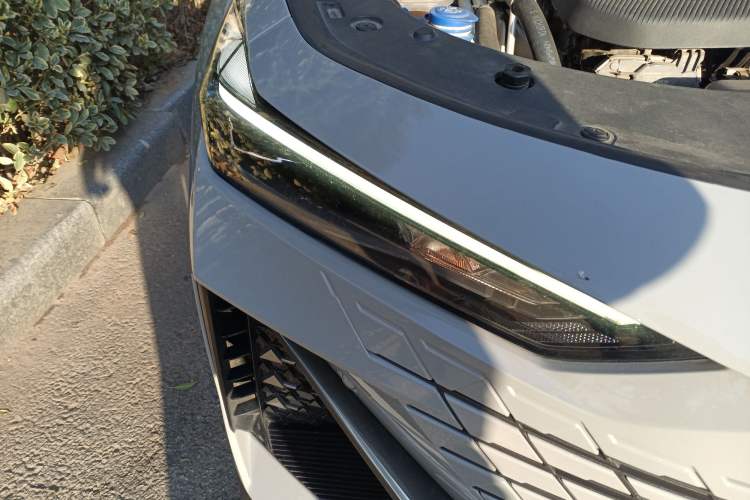 Used Changan UNI-V iDD 2023 ZhiDian iDD 1.5T 113km Smart & Fun Version
