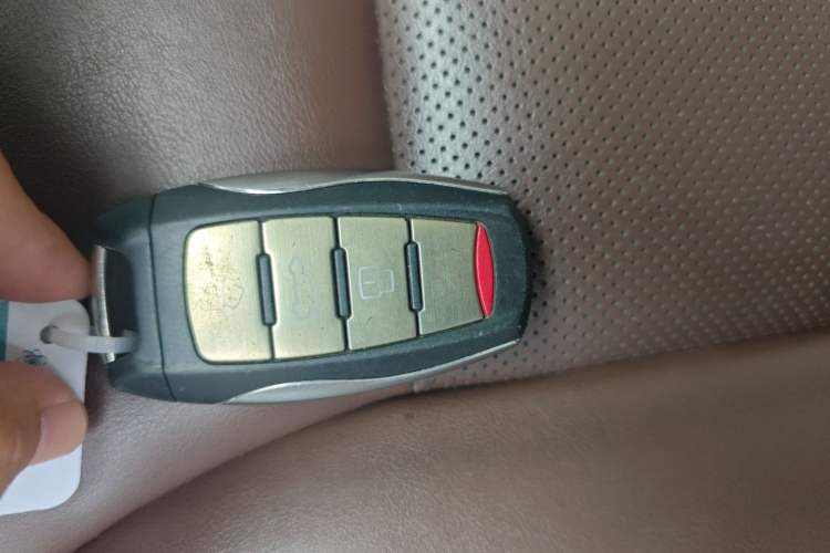 Used Haval H8 2017 2.0T Gasoline Two-Wheel Drive Smart Edition
