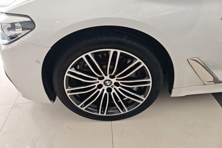 Used BMW 5 Series 2018 Restyled 530Li Leading Edition M Sport Package
