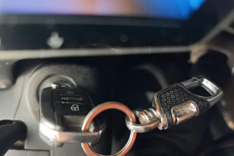 Used Peugeot 301 2014 1.6L Manual Comfort Edition Vehicle Key