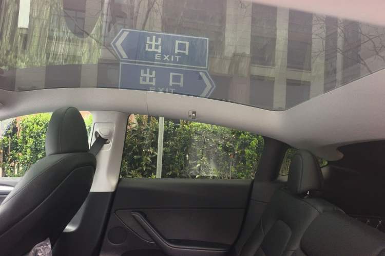 Used Tesla Model Y 2023 Rear-Wheel-Drive Version