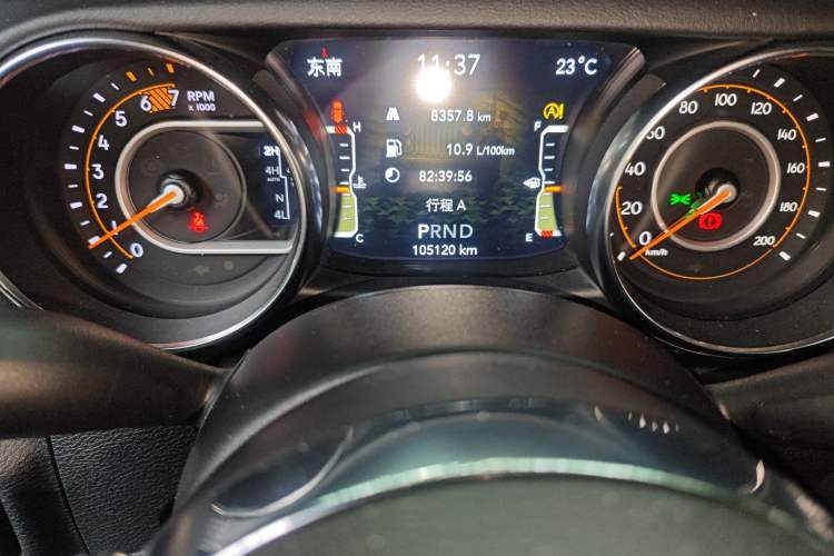 Used Jeep Wrangler 2019 2.0T Sahara Four-Door Version China VI Emission Standard
