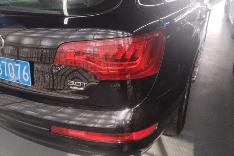 Used Audi Q7  Right Rear Taillight