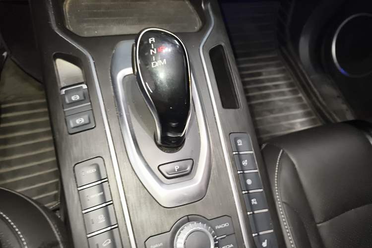 Used Wey VV6 2021 2.0T Two-Wheel Drive Smart Protection+
