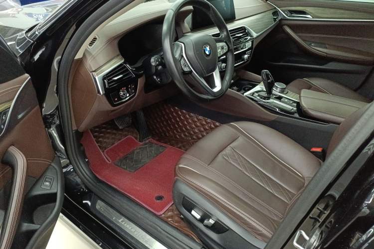 Used BMW 5 Series 2020 530Li Leading Edition Luxury Package Driver Seat