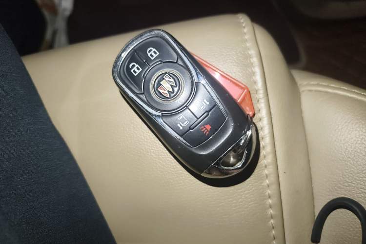 Used Buick GL8 2021 ES Land Cruiser 653T Luxury Edition Vehicle Key