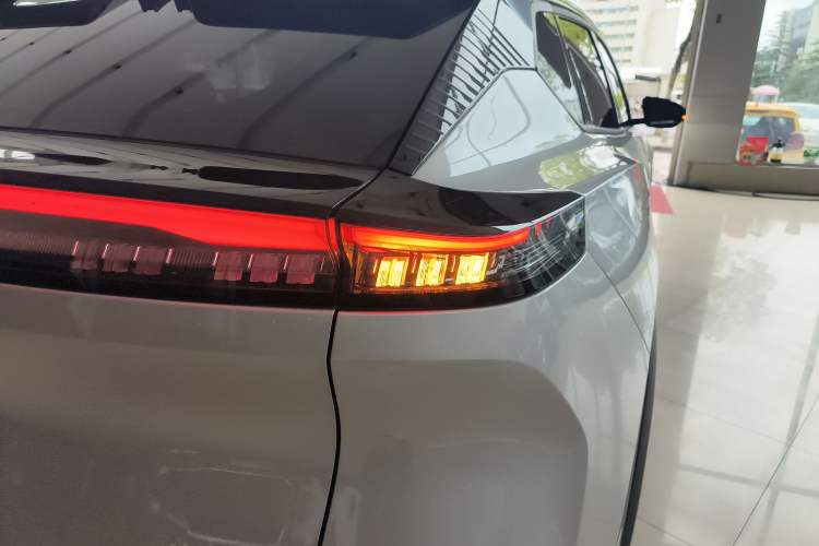 Used Dongfeng Aeolus Mage 2025 1.5T JingShang Edition
