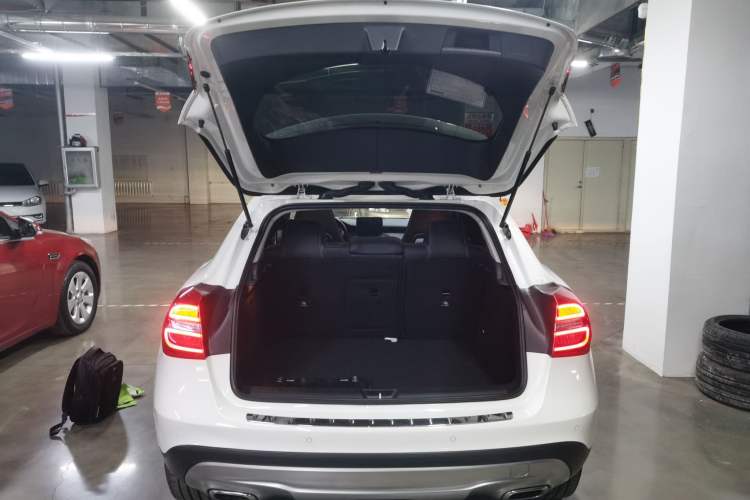 Used Mercedes-Benz GLA 2016 GLA 200 Fashion Model Trunk