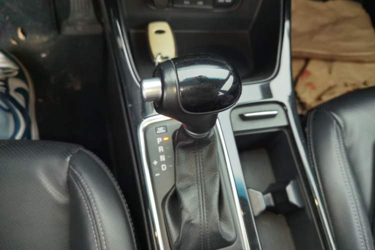 Used Kia K4 2014 1.6T Automatic Turbo Gear Lever