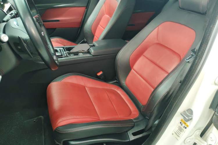 Used Jaguar XE 2015 2.0T 200 PS R-Sport