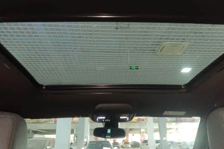 Used Cadillac XT5 2020 28T Luxury Version Headliner